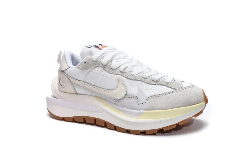  Sacai x Nike VaporWaffle White DD1875-100