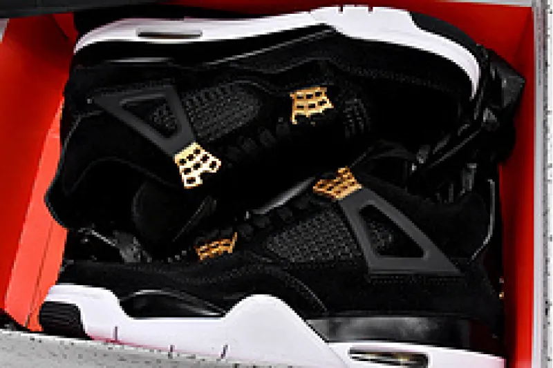Retro 4 Royalty