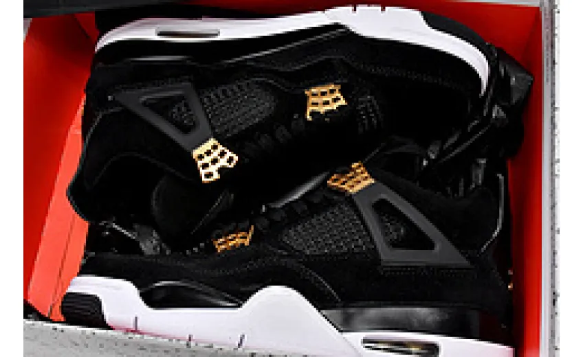 Retro 4 Royalty