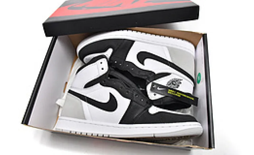 Jordan 1 Bleached Coral High