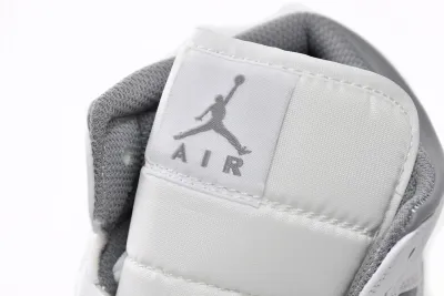 Air Jordan 1 Mid Neutral Grey 554724-135 02