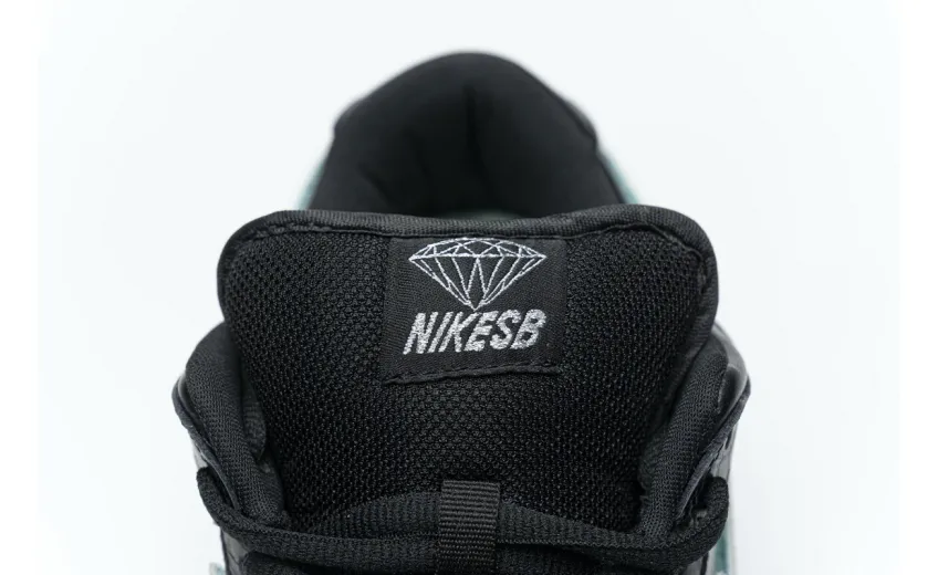 fake diamond dunk low
