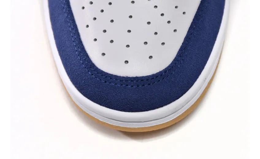 fake dunk low dodgers