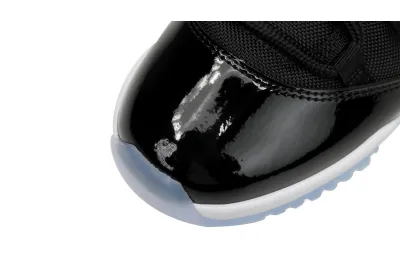 Jordan 11 Retro Low Space Jam FV5104-004 02