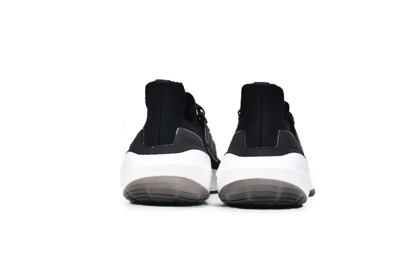 fake ultra boost 22 black and white