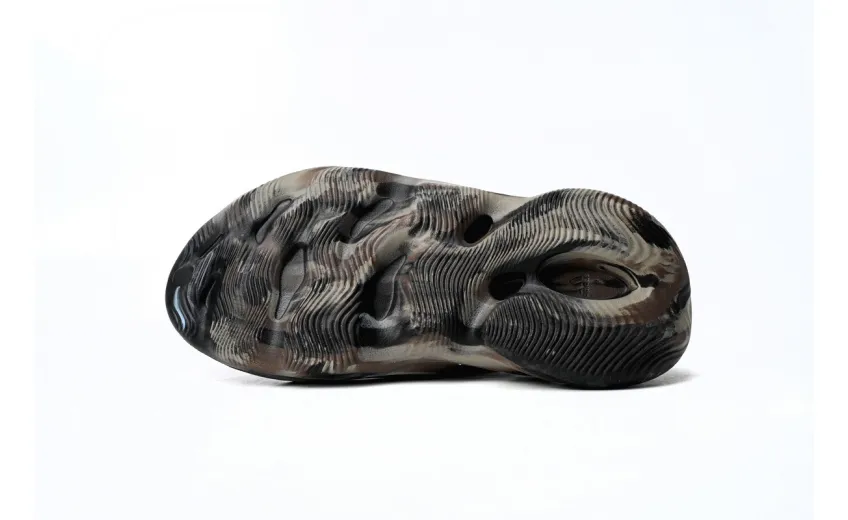 fake Yeezy MX Cinder Foam RNR