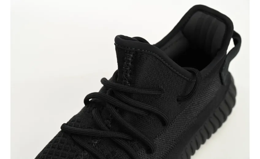 yeezy 350 v2 onyx reps