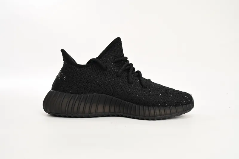 fake yeezy 350 v2 core black white