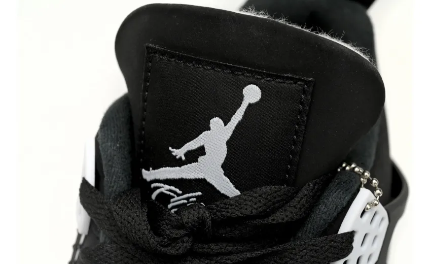 aj4 white thunder