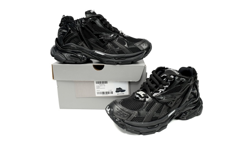 Balenciaga Runner Black 656065W3RA11000 