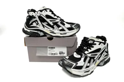 Balenciaga Runner White Black White   677403W3RB29010 02