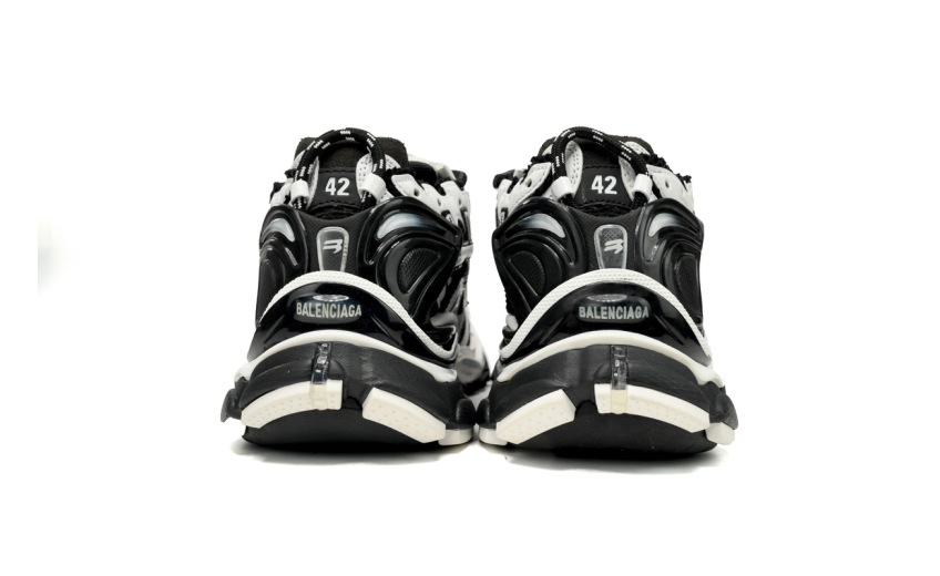 Balenciaga Runner White Black White   677403W3RB29010