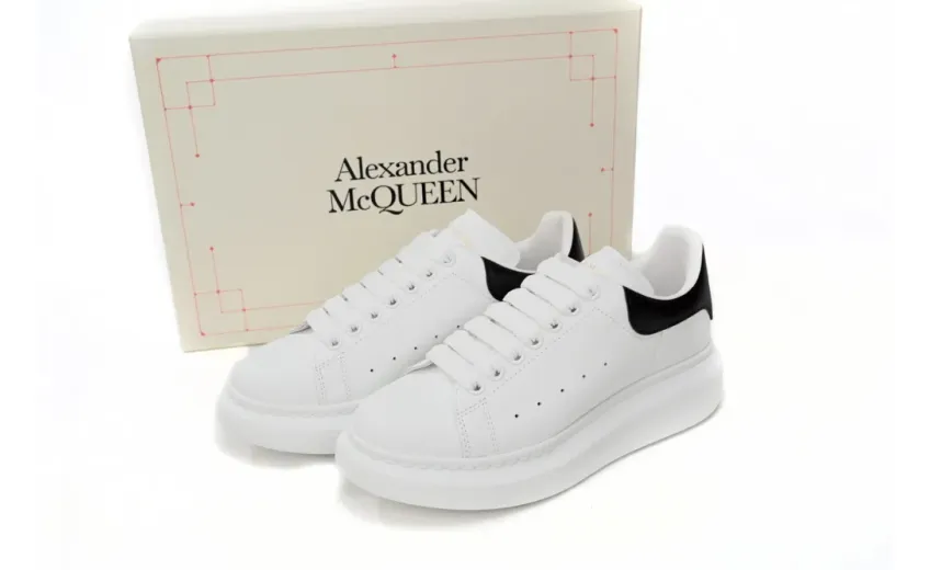 Alexander McQueen Black and White reps