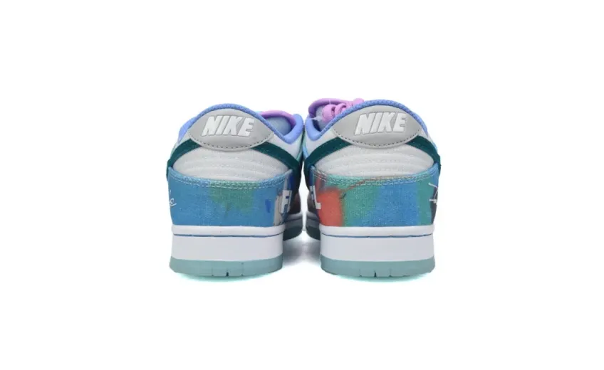 Nike SB Dunk Low Futura Laboratories Bleached Aqua  HF6061-400