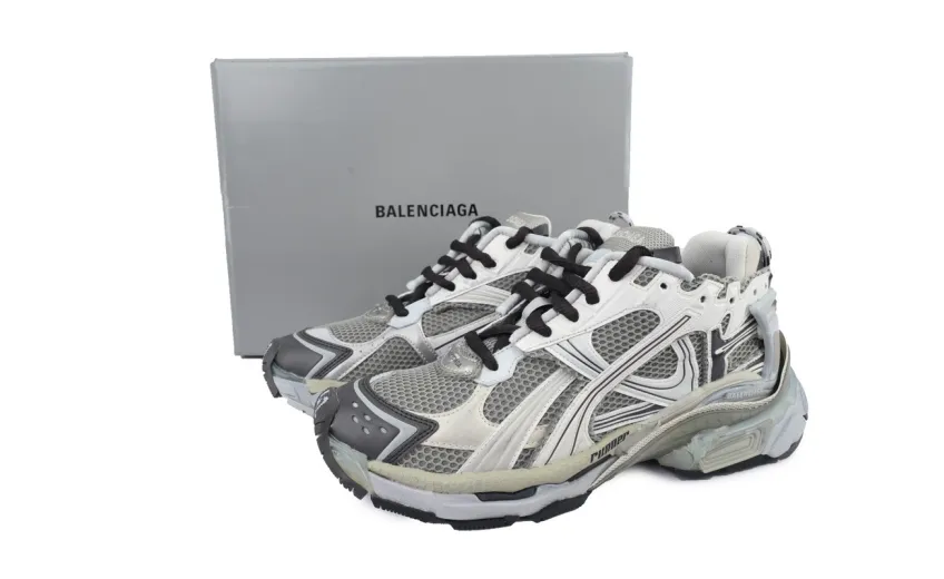 Balenciaga Runner Sneaker 'Grey Brown'772774 W3RMU 2000