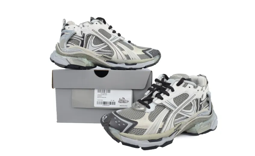 Balenciaga Runner Sneaker 'Grey Brown'772774 W3RMU 2000