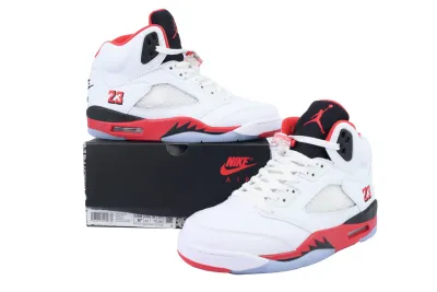 Jordan 5 Retro 'Fire Red' 2025 HQ7980-101 02