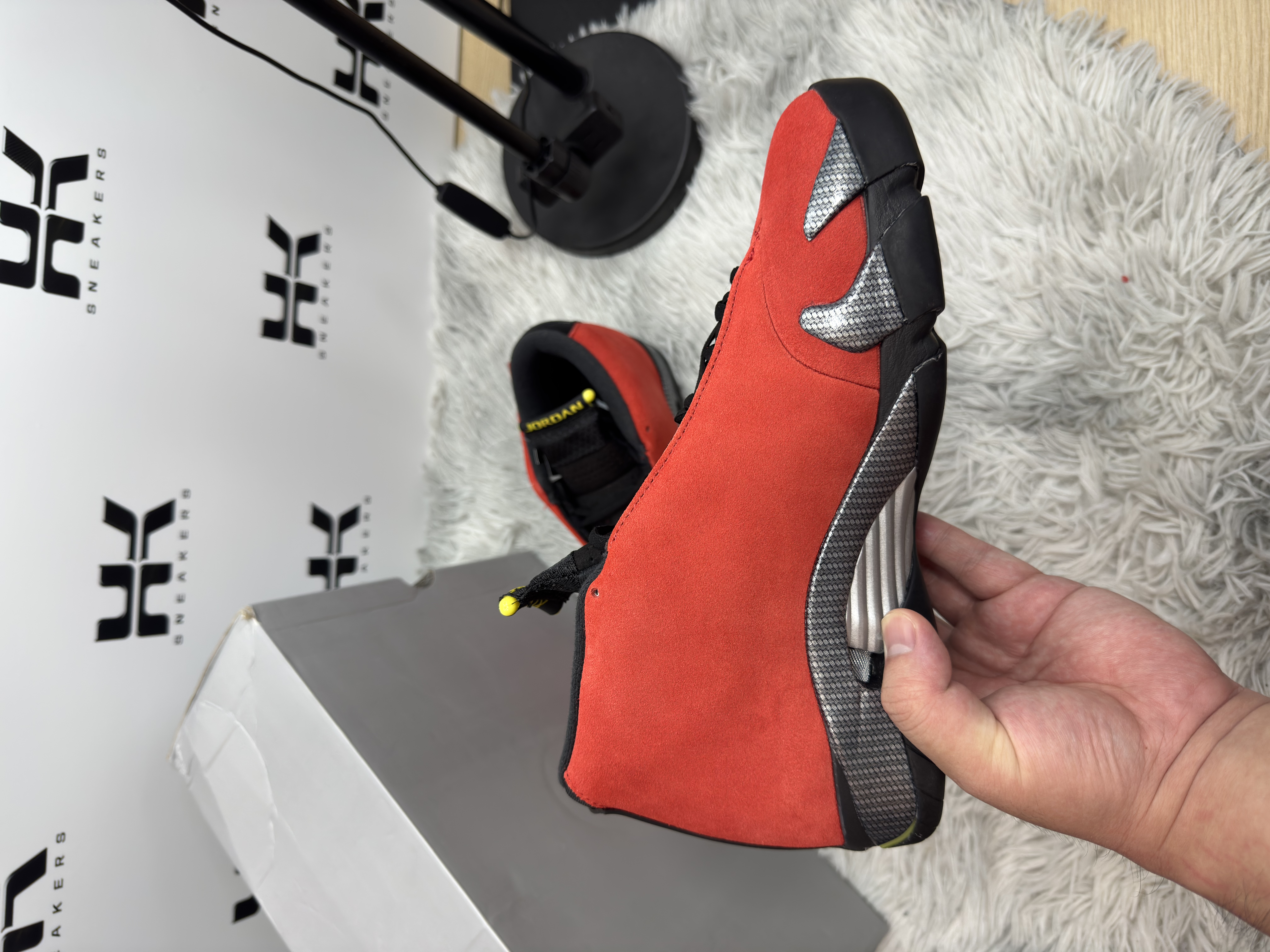 Jordan 14 Retro Ferrari 2025 IF5015-600