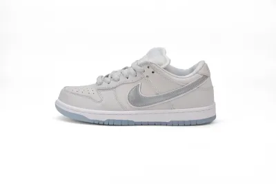 Nike SB Dunk Low White Lobster (Friends and Family) FD8776-100 01