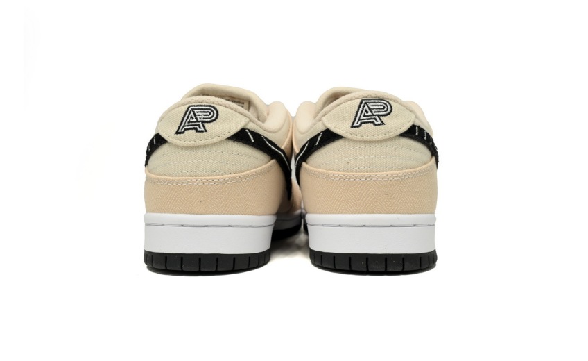 Nike SB Dunk Low Albino & Preto FD2627-200
