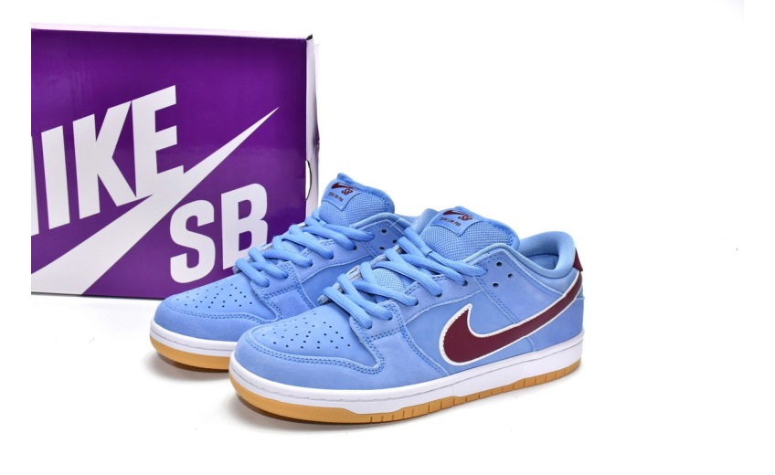 Nike SB Dunk Low Philadelphia Phillies DQ4040-400