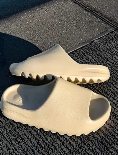 adidas Yeezy Slide Bone FZ5897 review Gilbert 00