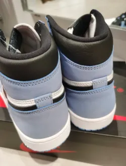 Jordan 1 Retro High OG University Blue 555088-134 review Trey 01