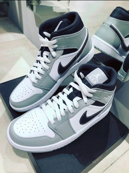 Jordan 1 Mid Light Smoke Grey Anthracite 554724-078 review 