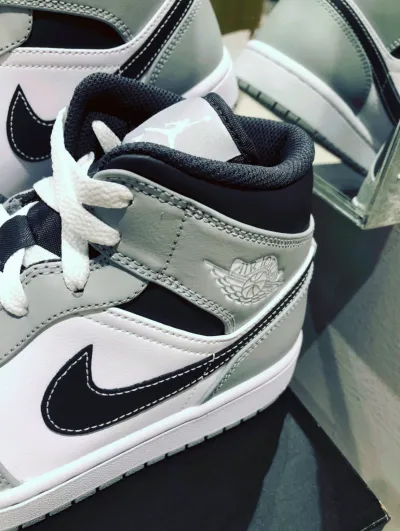 Jordan 1 Mid Light Smoke Grey Anthracite 554724-078 review Kat 01