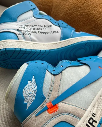 Jordan 1 Retro High Off-White University Blue AQ0818-148 review Moyer 01