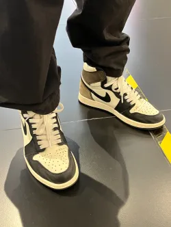 Jordan 1 Retro High Dark Mocha 555088-105 review Damian 02