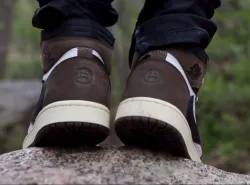 Jordan 1 Retro x Travis Scott Reps Sneaker CD4487-100 review Gant 02