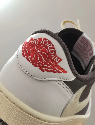 Jordan 1 Retro Low OG SP Travis Scott Reverse Mocha DM7866-162 review Mayle 01