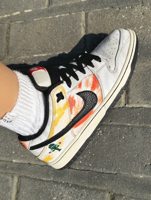 Nike SB Dunk Low Raygun Tie-Dye White BQ6832-101 review 