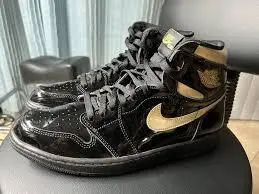 Jordan 1 Retro High Black Metallic Gold 555088-032 review 