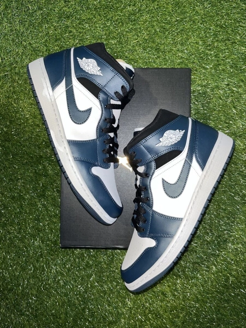 Air Jordan 1 Mid Armory Navy  554724-411 review 