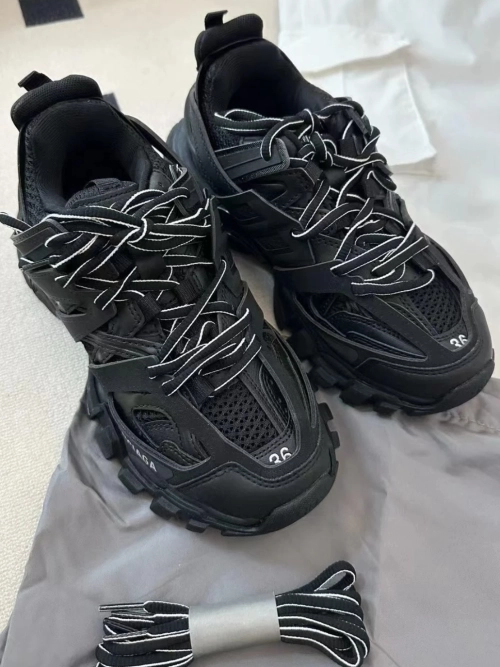 Balenciaga Track Black（no light） 542023 W1GB1 1000 review 