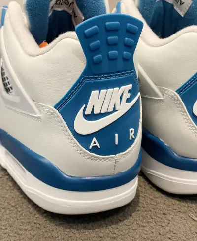 Air Jordan 4 Retro Military Blue 308497-105 review dwight 01