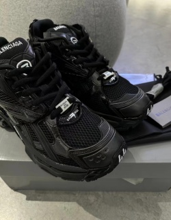 Balenciaga Runner Black 656065W3RA11000  review sdddwwen
