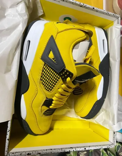 Air Jordan 4 Retro Lightning CT8527-700 review gfhjjke