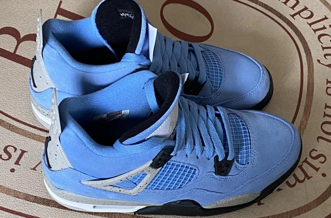 Jordan 4 Retro University Blue (2021) CT8527-400 review kljirth
