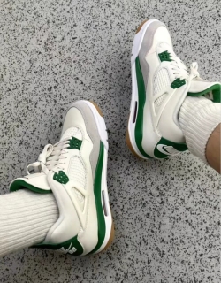 Jordan 4 Retro SB Pine Green DR5415-103 review njksghdg