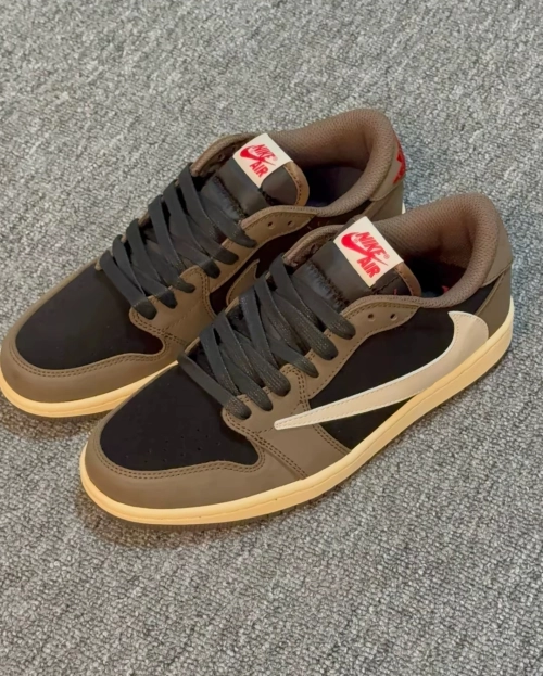 Travis Scott x Air Jordan 1 Low Mocha CQ4277-001 review 