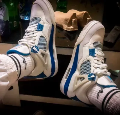 Jordan 4  Military Blue (2024)  FV5029-141 review Bob