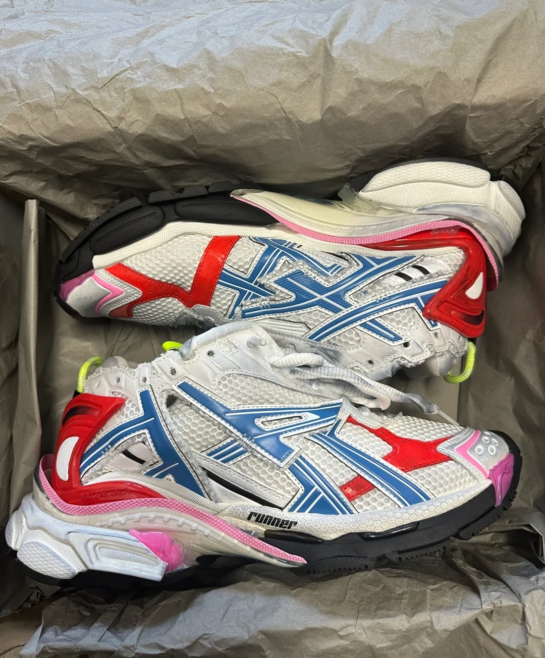 Balenciaga Runner White Red Blue Pink 677403W3RB69645 review ejkdh