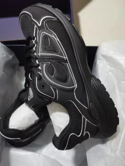 Dior B30 Triple Black 3SN279ZRF_H900 review Emma 01