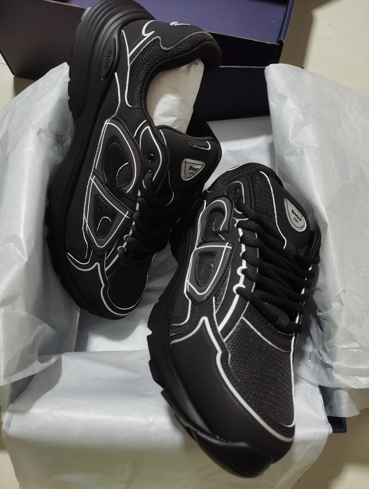 Dior B30 Triple Black 3SN279ZRF_H900 review Emma 02