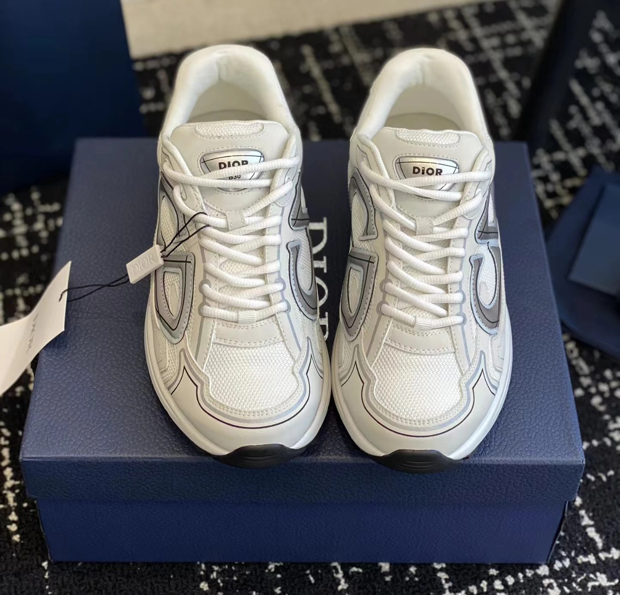 Dior B30 White 3SN279ZND_H000 review Sophia 01