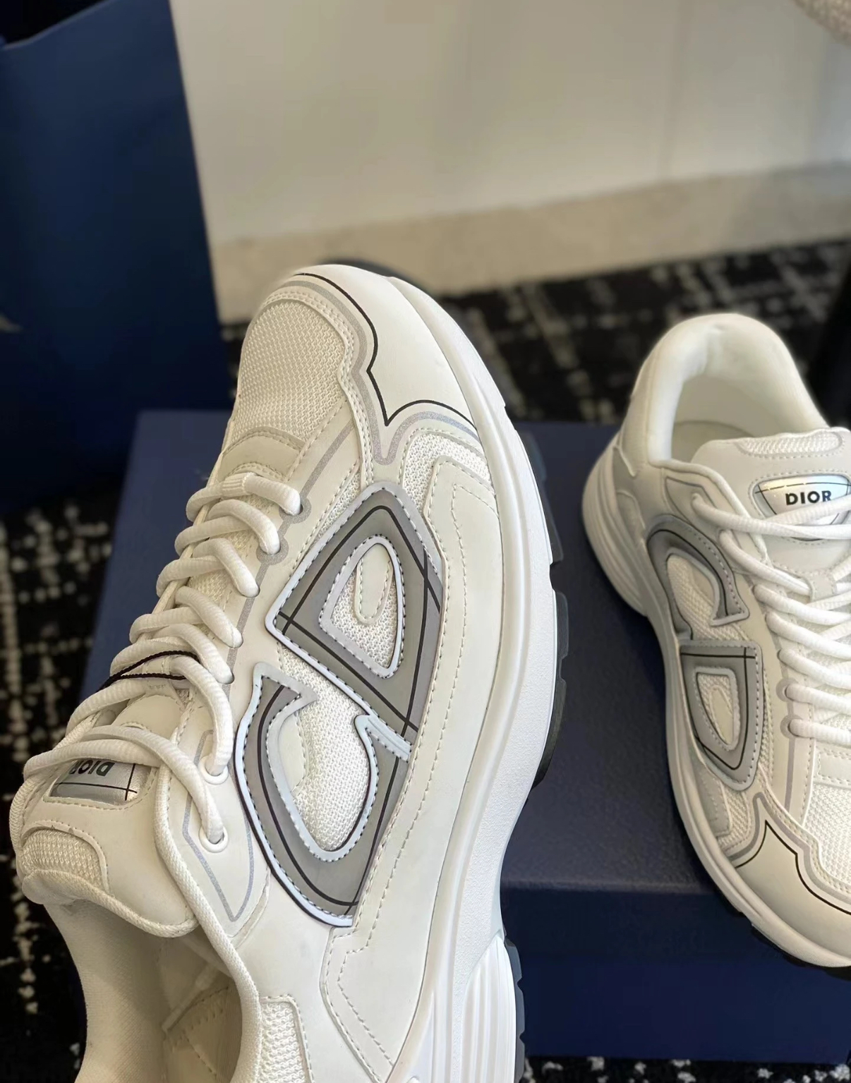 Dior B30 White 3SN279ZND_H000 review Sophia 02