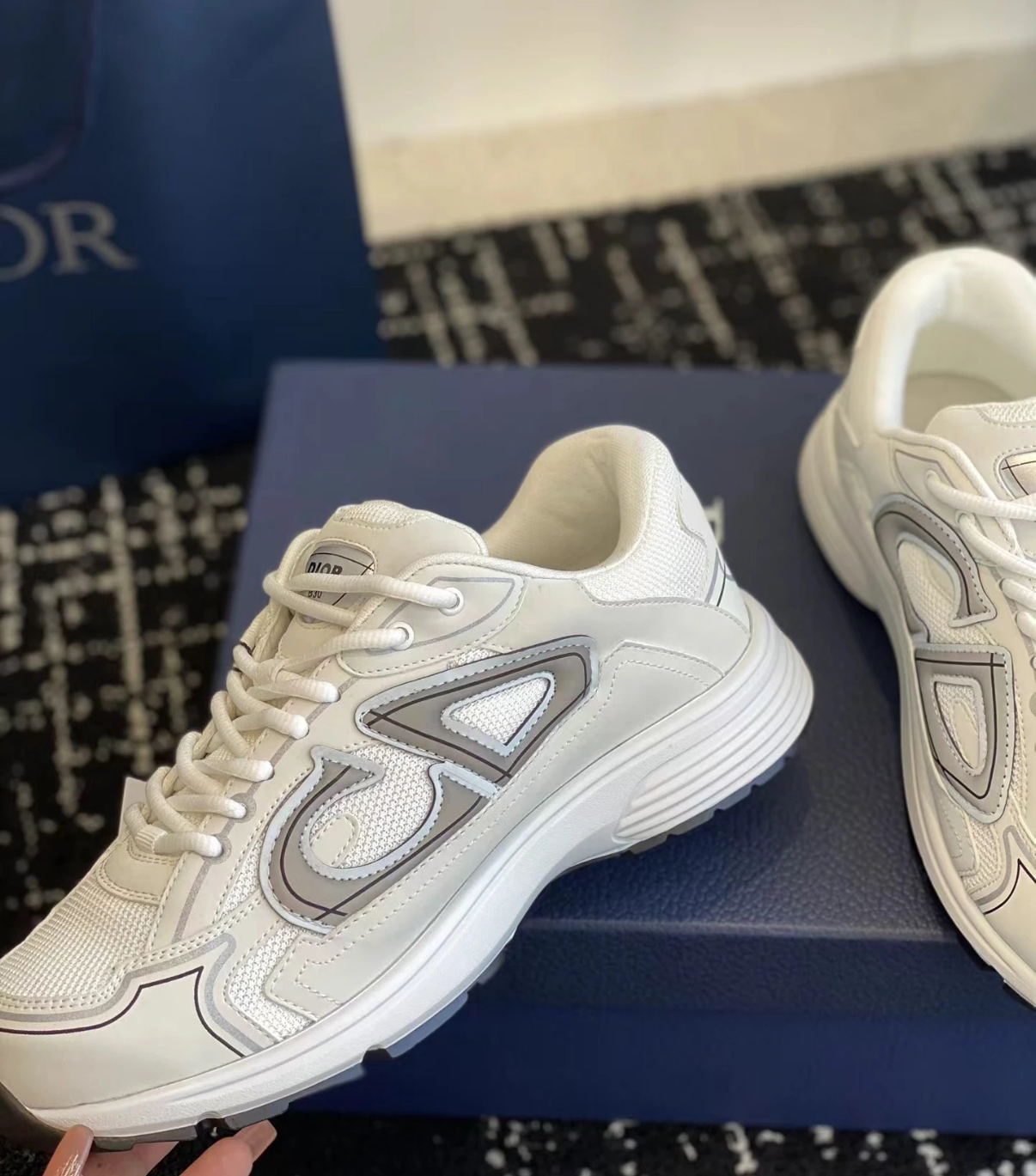 Dior B30 White 3SN279ZND_H000 review Sophia 03